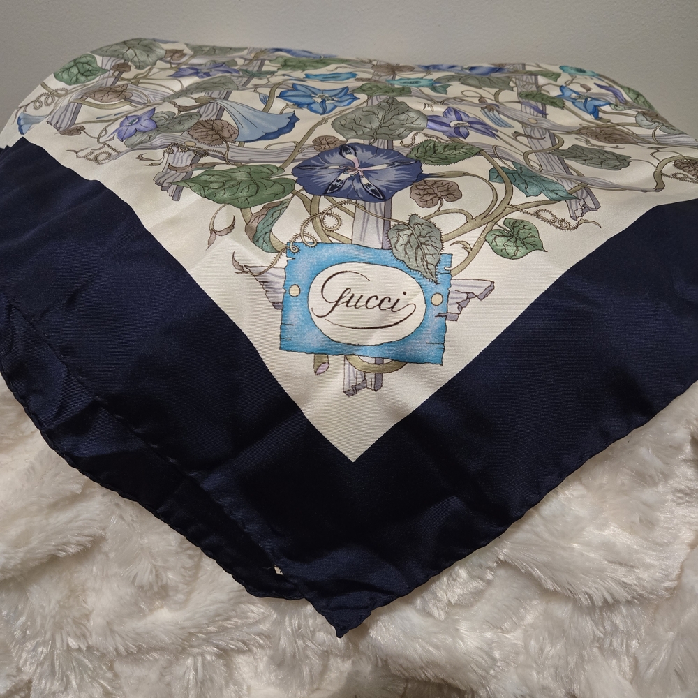 Gucci Vintage Silk Twill Vittorio Accornero Design Scarf